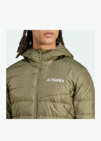 Оливкова (хакі) пуховик terrex multi light down terrex je6715 adidas