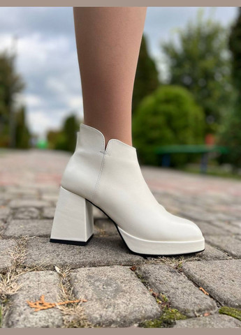 Осенние женские ботинки кожаные на каблуках (1373) No Brand