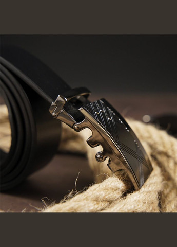 Чоловічий ремінь шкіряний з ромбами на пряжці 20291 Чорний Vintage (302972288)