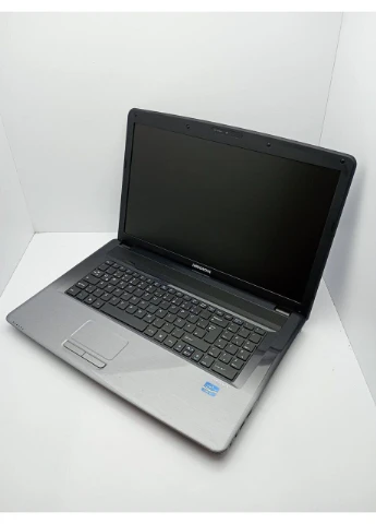 Ноутбук Medion E7222 / 17.3" (1600x900) TN / intel Core i3-2370M (2 (4) ядра по 2.4 GHz) / 6 GB DDR3 / 64 GB SSD + 750 GB HDD / Acer (398144304)