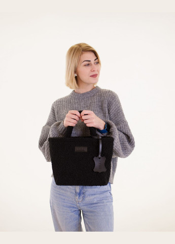 Жіноча хутряна сумка-шопер Rami mod 2 чорного кольору штучне хутро та екошкіра JUGO rami 2 (288577282)