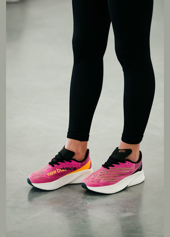 Кроссовки женские New Balance Fuel Cell RC Elite pink | Нью Беланс Фуэл Сэлл розовые No Brand розовые демисезоны (315683548)