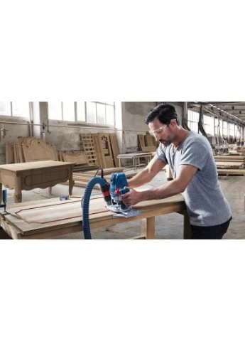 Фрезер Professional GOF 130, 1300 Вт, цанга 6 и 8 мм, 11000-28000 об/мин, вес 3.5 кг. Bosch (381232781)