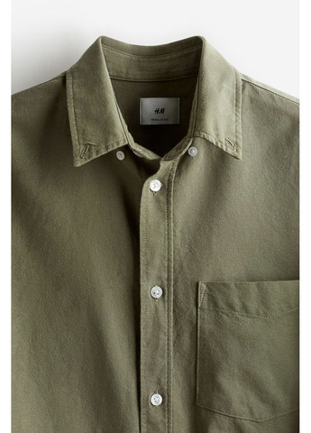 Оливковковая (хаки) кэжуал рубашка однотонная H&M