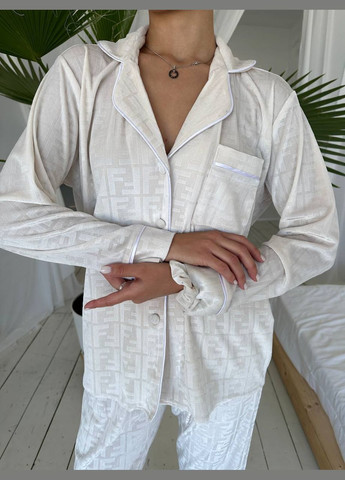 Белая всесезон нежная бархатная пижамка из лого Vakko