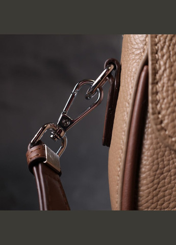 Женская полукруглая сумка через плечо с интересным магнитом-защелкой кожаная 22440 Бежевая Vintage (302008724)