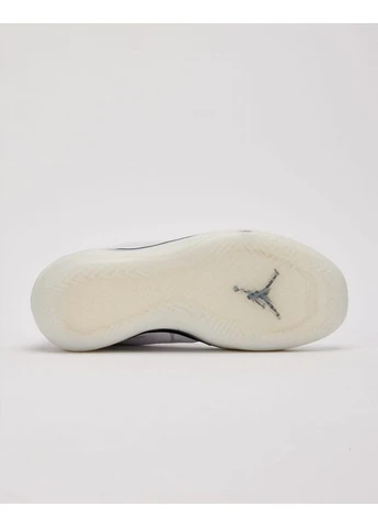 Белые кроссовки 39 white fq0213-106 Air Jordan