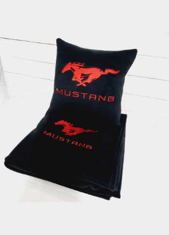 Плед и подушка автомобильные с вышивкой логотипа Mustang + Чехол для хранения (0740) No Brand (382807520)