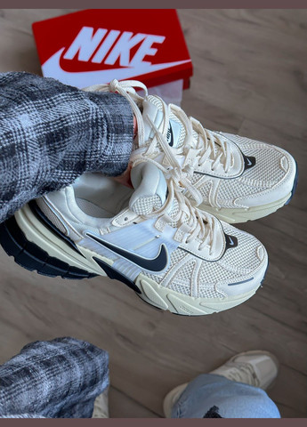 Кросівки жіночі і чоловічі Nike V2K Runtekk Beige Black | Найк В2К Рантекк бежеві No Brand бежеві демісезони (347223372)