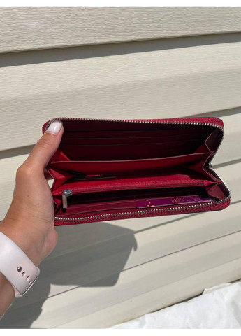 Женский кожаный лаковый кошелек на молнии с ремнем. No Brand (370381489)