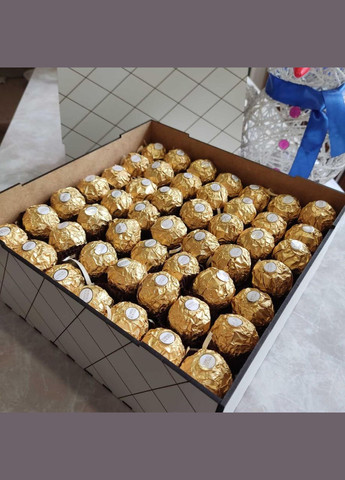Подарунковий бокс з цукерками Ferrero для дівчини на день народження новий рік 8 березня день закоханих (ar30) No Brand (315888799)