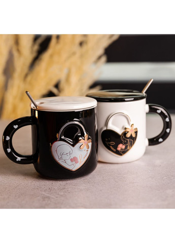 Набір парних порцелянових чашок із серцем 2 (шт) по 400 (мл) чашки на подарунок із кришкою та ложкою Чорний з білим FM-33 Yiwu (370969116)