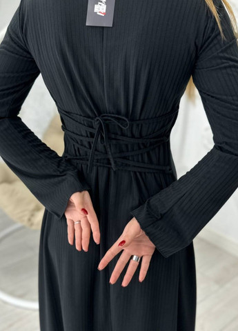 Черное повседневный силуэтное платье на завязках с вырезом-каре силуэтная No Brand однотонное