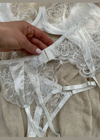 Белый демисезонный комплект женского нижнего белья + перчатки. No Brand