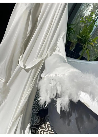 Елегантний халат Казкова, Атласний довгий халат з об’ємними рукавами в пір’я,, Жіночий довгий в підлогу халат з поясом на захід No Brand халат Казкова білий (354331217)