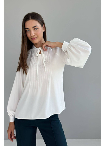 Молочна блуза Nenka