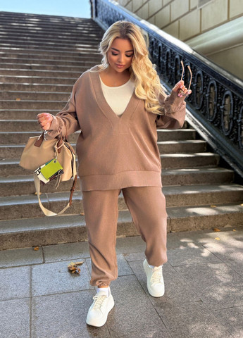 Костюм женский оверсайз из микровельвета (лонгслив + джоггеры) No Brand (354933994)