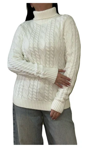 Молочный демисезонный теплый свитер Fashion Club