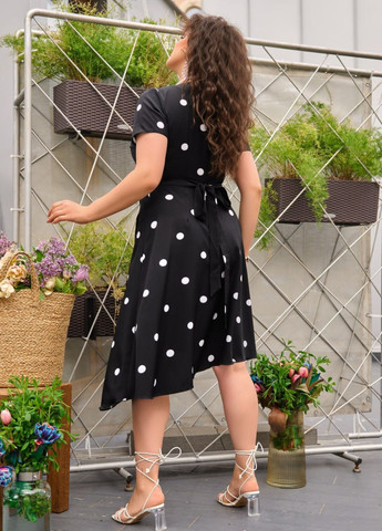 Черное повседневный стильное летнее платье с поясом на запах No Brand в горошек