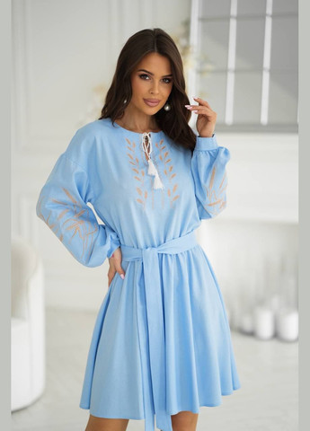 Голубое льняное платье с вышивкой и поясом No Brand