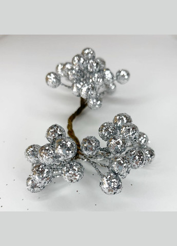 Декор новорічний Набір декоративних ягід глітерні Сріблясті 40 шт ягід 12 мм Finding (338434417)