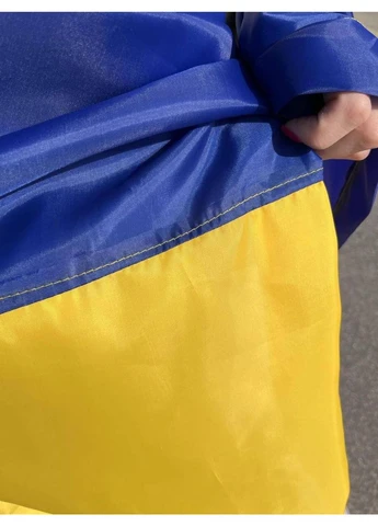Патриотический сувенир: Флаг Украины в премиальной деревянной коробке с резным Гербом — подарок ко Дню Победы Family Craft (401678541)