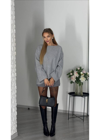Сірий демісезонний жіночий светр оверсайз з вирізом на спині джемпер MonCher
