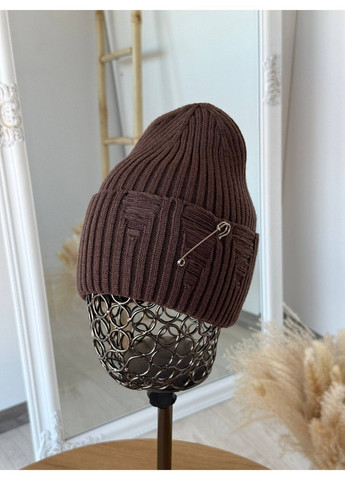 Шапка унісекс рванка з декоративною булавкою подвійна з відворотом коричнева (шоколад) No Brand (363968683)