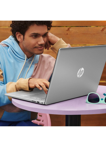 Ноутбук 17-cp2039ua 17.3" FHD IPS AG, AMD R5-7520U, 16GB, F1024GB, UMA, DOS, сріблястий HP (367854315)