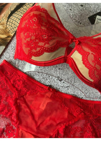 Червоний мереживний комплект із бюстгальтером на тонкому поролоні червоний Acousma