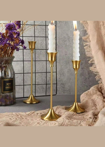 Набір елегантних святкових підсвічників, який включає 3 штуки No Brand (315479974)