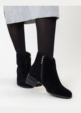 Чорні черевики (1566б) Velly