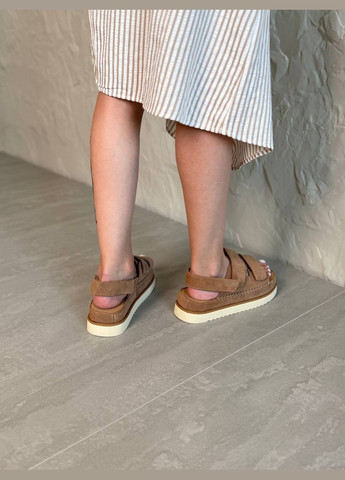 Темно-бежевые босоножки из натуральной замши на платформе. No Brand