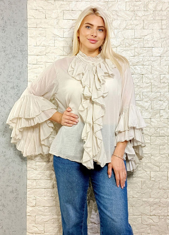 Светло-бежевая блуза Posse батистова декорована воланами