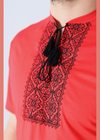 Красная футболка с вышивкой MOTYV