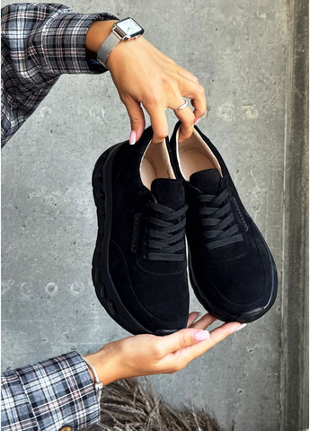 Замшеві кросівки з шнурівкою та дизайнерською підошвою INNOE Кросівки чорні демісезони (360245277)