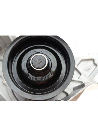 Насос воды Audi 100/80 2.6/quattro 90-94/A6/A8 2.6/2.8/quattro 94-97 (B/B) (5 лоп.) (h шкива=26.4mm PA592 UA63 Graf (366870042)