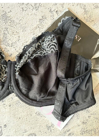 Белый бюстгальтер на чашку f бело-черный Lanny Mode