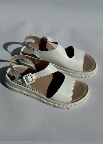 Белые босоножки Palina