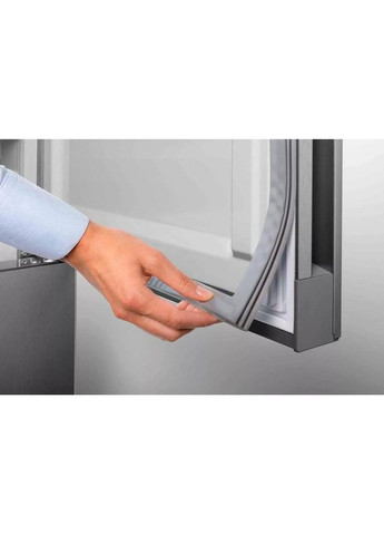 Холодильник с морозильной камерой CBNd 5723 Plus LIEBHERR