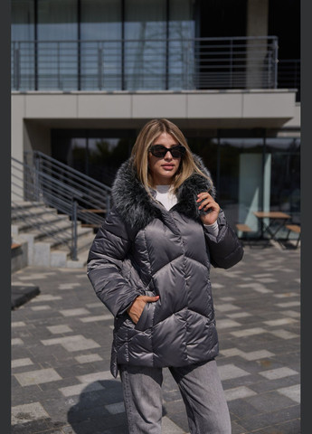 Серая зимняя куртка MN