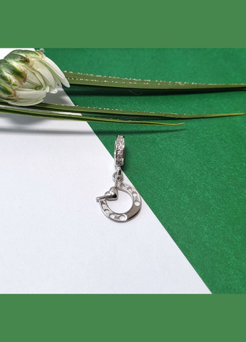 Серебряная шарм подвеска оберег Подкова с сердцем серебро 925 пробы Родированное (АРТ.1249п) 0.69г No Brand (316261673)