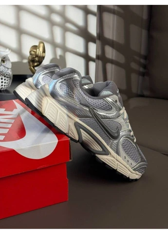 Цветные кроссовки grey beige metallic No Brand V5 RNR