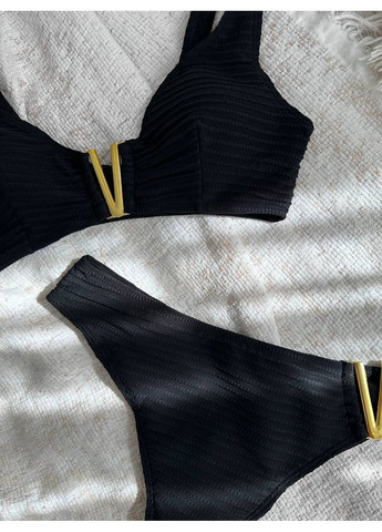 Черный летний роскошный купальник с золотистой фурнитурой раздельный Vakko