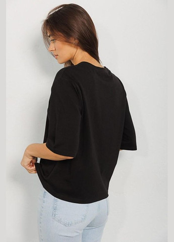 Черная всесезон футболка женская оверсайз базовая черная с удлинёнными рукавами mkar32945-2 Modna KAZKA