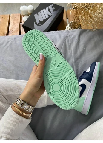 Цветные летние кроссовки nike air jordan 1 retro mid mystic mint найк аир джордан No Brand