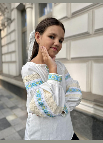 Біла вишиванка в стилі етно, жовто-блакитна IRmAS візерунок однотонний віскоза, льон (344575263)