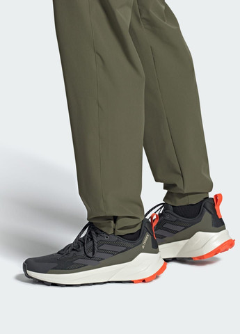Серые всесезонные кроссовки для хайкинга terrex trailmaker 2.0 adidas