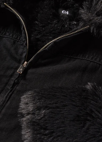 Чорна демісезонна куртка C&A