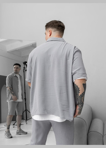 Світло-сірий літній стильний костюм з легкого матеріалу з сорочкою, з шортами Vakko